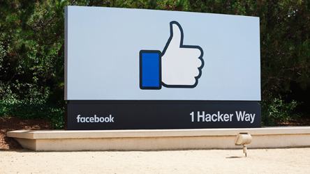 facebook-1 Robot Battle Team Building